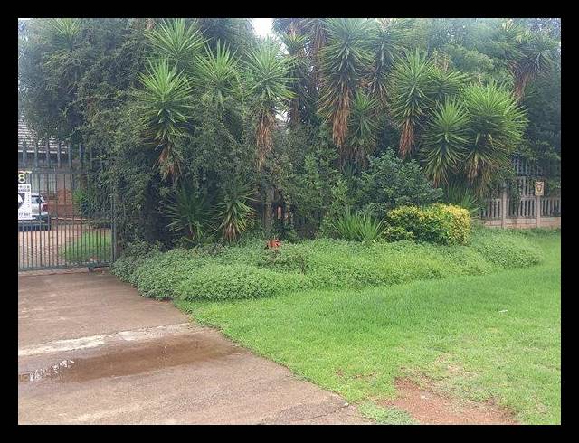 3 BEDROOM HOUSE FOR SALE IN KEMPTON PARK